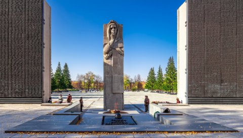 В Сибири не было войны, но бесконечны павших списки.
